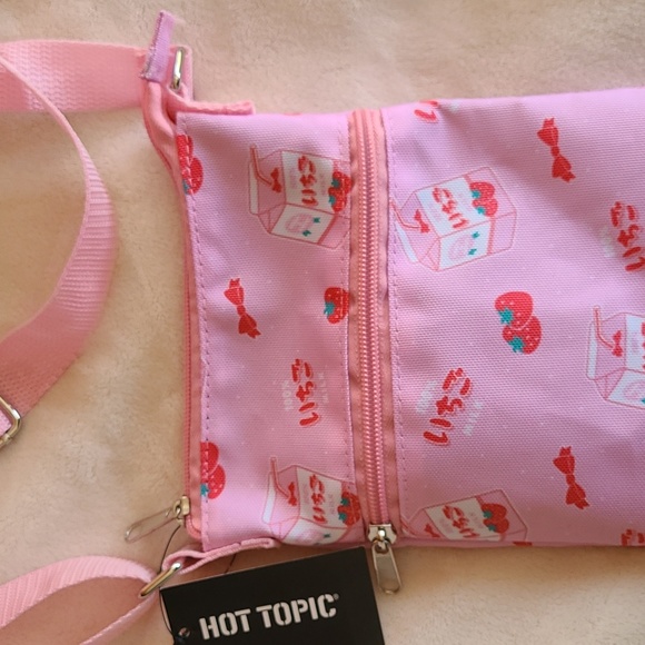 NEW!! Hot Topic Strawberry Milk AOP Passport/ Crossbody Festival Bag!! - Picture 2 of 10